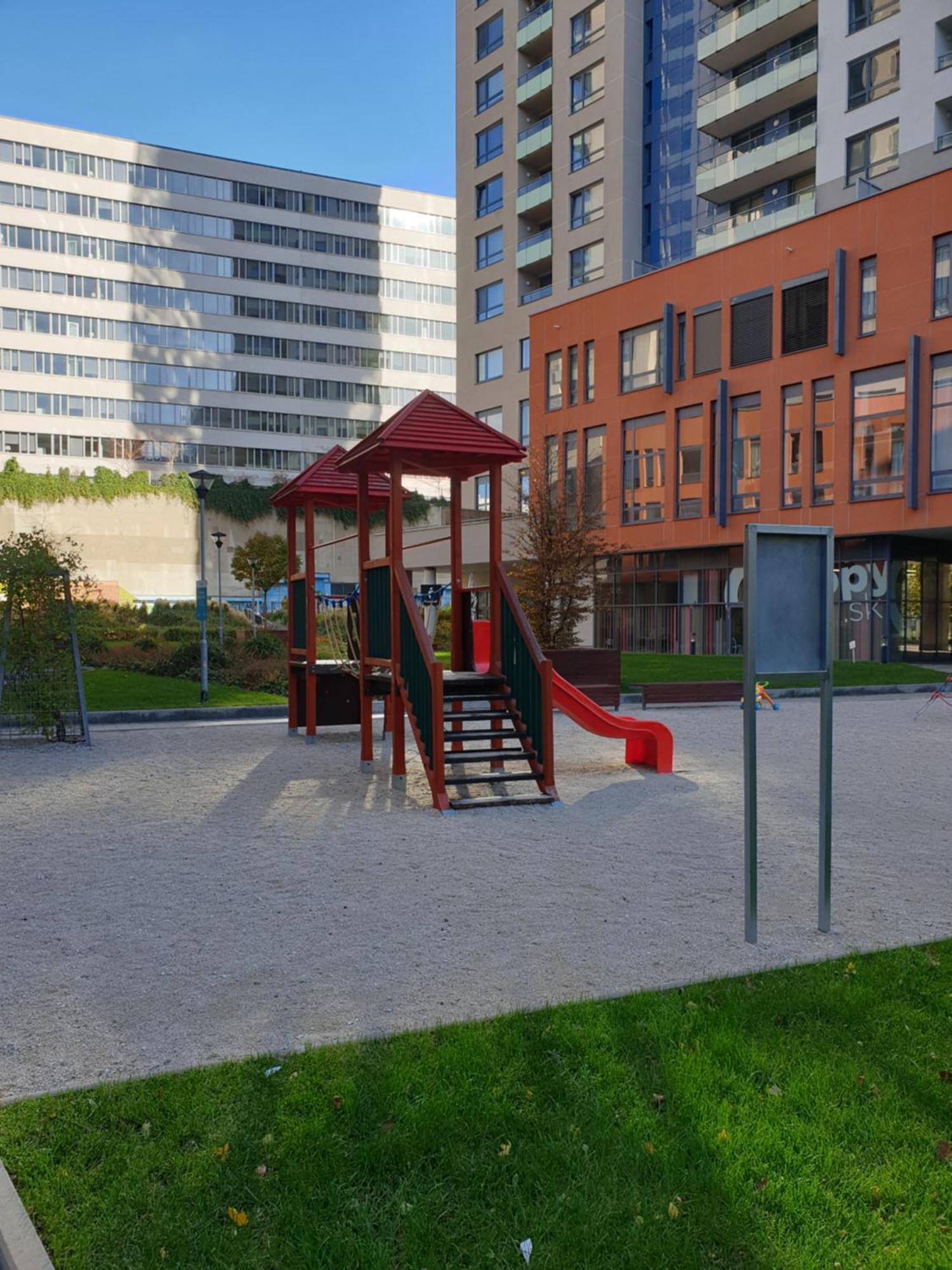 Moderny Byt V Sirsom Centre Leilighet Bratislava Eksteriør bilde